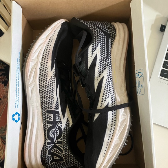 HOKA CRESCENDO MD black/white size 9.5 Men’s or size 11 Women’s - Picture 9 of 9